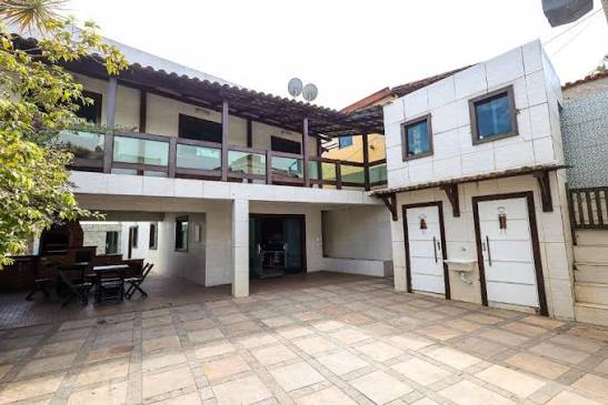 Charmosa casa de 2 quartos e suíte no Cenáculo, BH